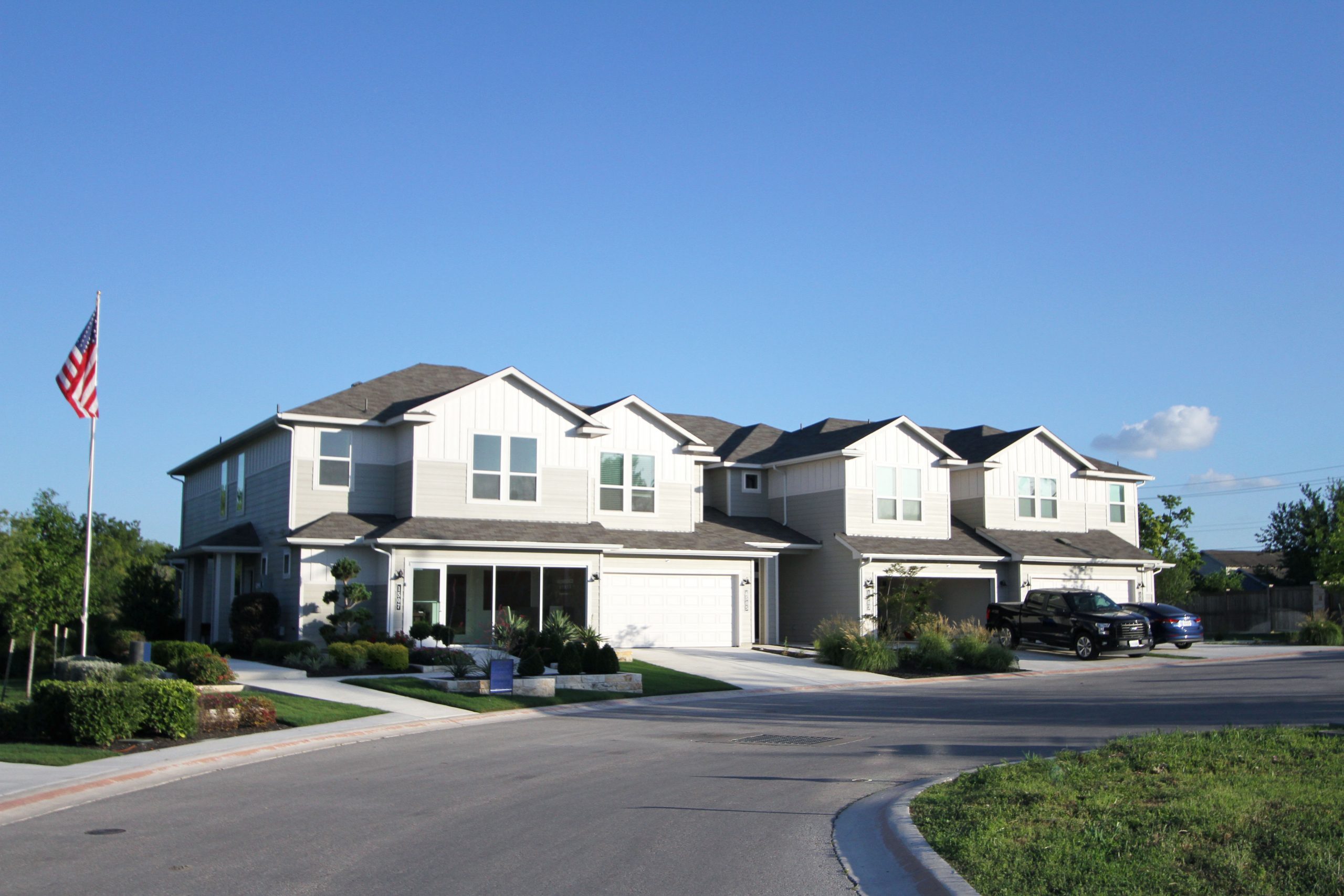 Pioneer Hill_Exterior01