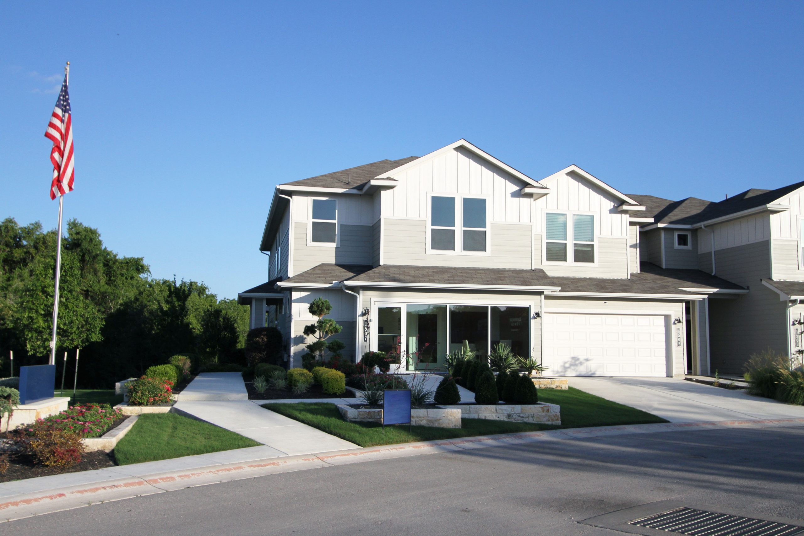 Pioneer Hill_Exterior02