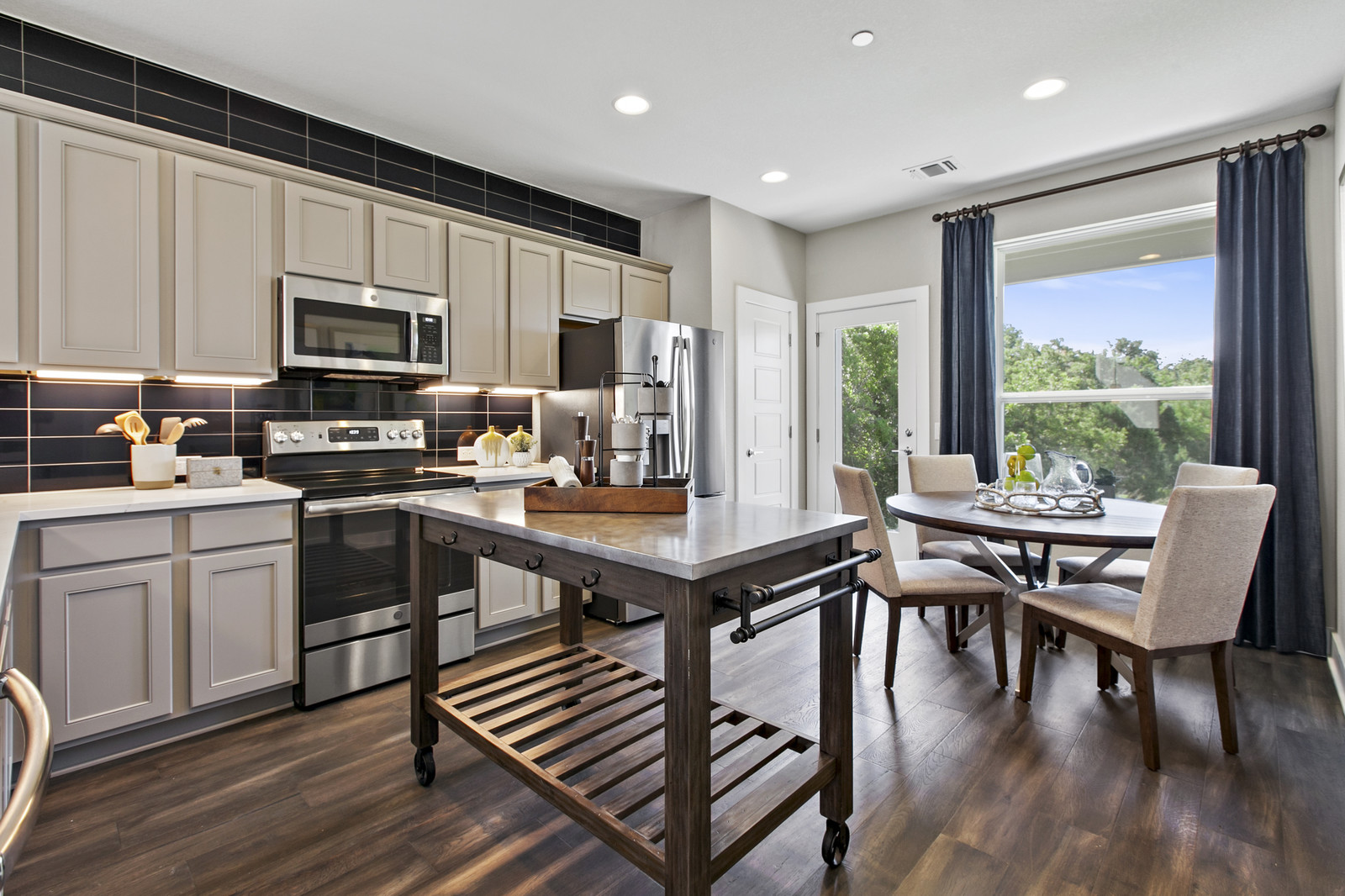 Pioneer Hill_Kitchen