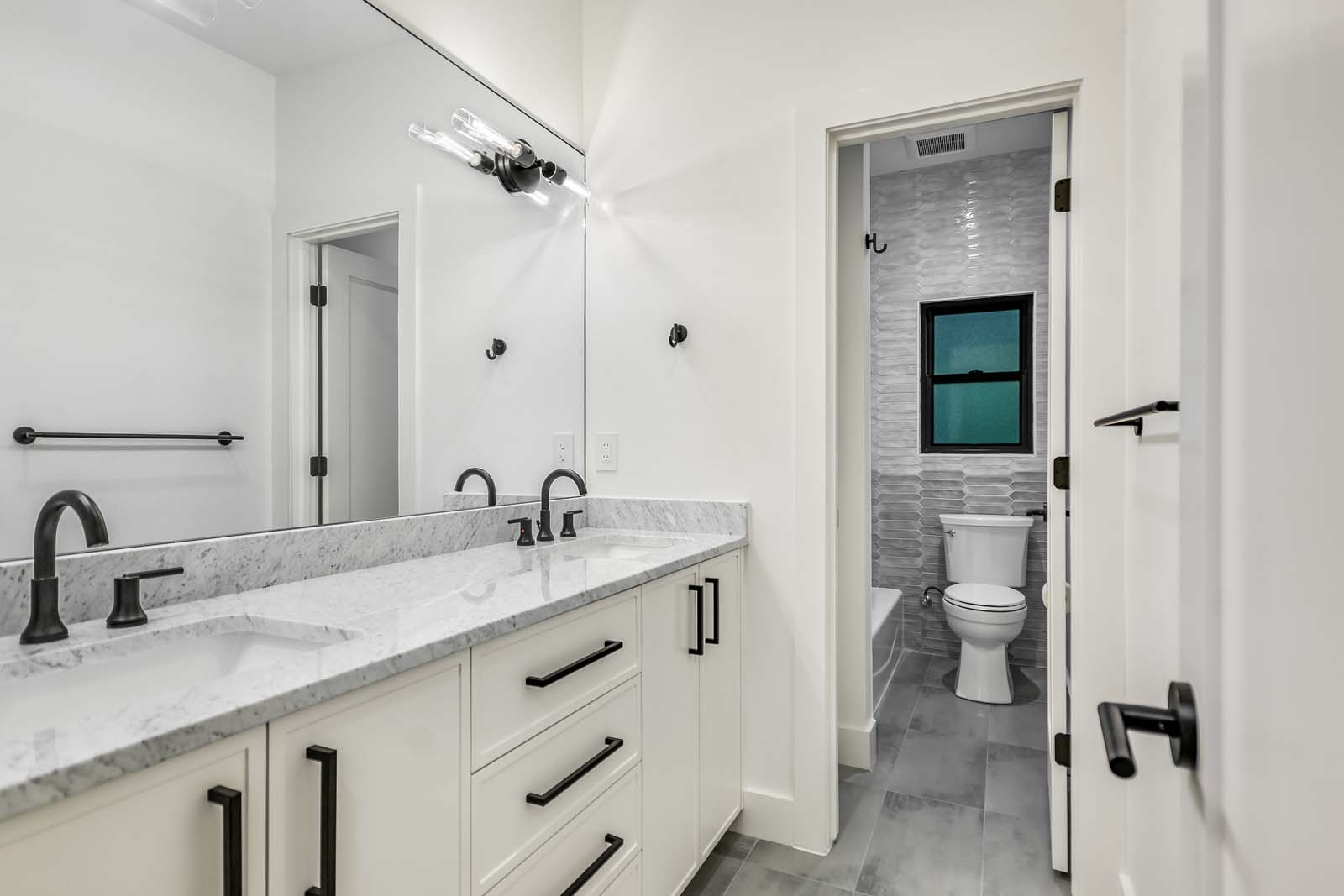 17-Bathroom